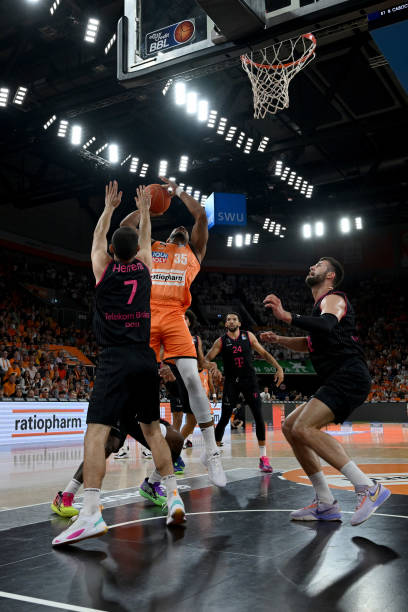 处于职业生 处于职业生